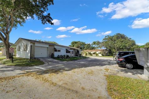 2617 SW Natura Avenue Deerfield Beach FL 33441