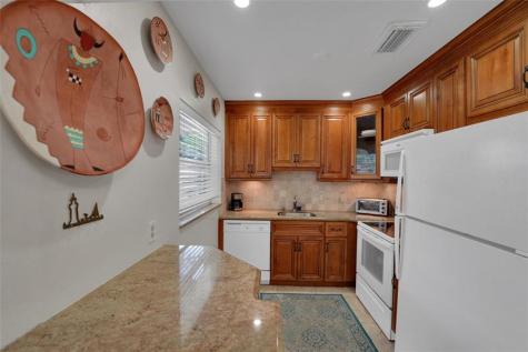 2617 SW Natura Avenue Deerfield Beach FL 33441