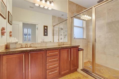 720 NE 17th Te Fort Lauderdale FL 33304
