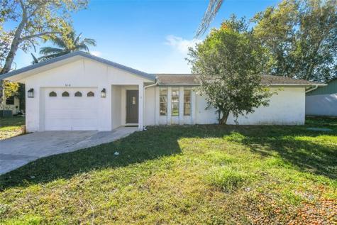 516 SW Buswell Avenue Port St Lucie FL 34983