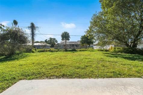 516 SW Buswell Avenue Port St Lucie FL 34983