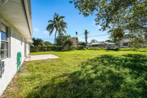 516 SW Buswell Avenue Port St Lucie FL 34983
