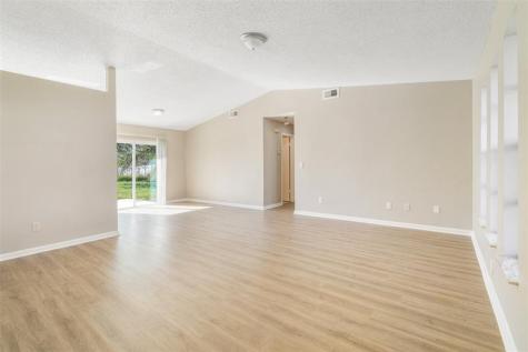 516 SW Buswell Avenue Port St Lucie FL 34983