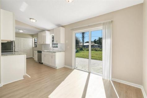 516 SW Buswell Avenue Port St Lucie FL 34983
