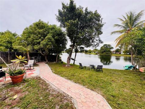 9673 NW 45th Street Sunrise FL 33351