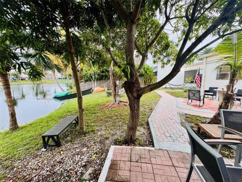 9673 NW 45th Street Sunrise FL 33351
