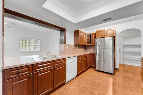 4924 NW 52nd Court Tamarac FL 33319
