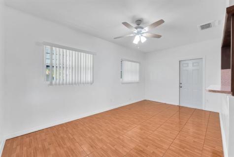 4924 NW 52nd Court Tamarac FL 33319
