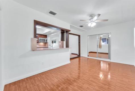 4924 NW 52nd Court Tamarac FL 33319