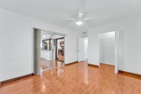 4924 NW 52nd Court Tamarac FL 33319