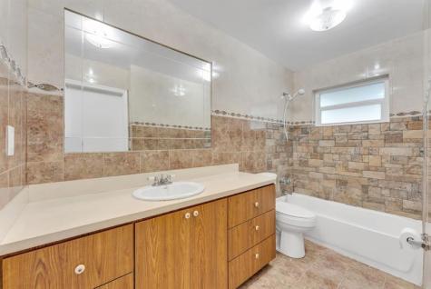 4924 NW 52nd Court Tamarac FL 33319