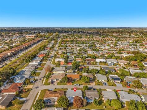 4924 NW 52nd Court Tamarac FL 33319