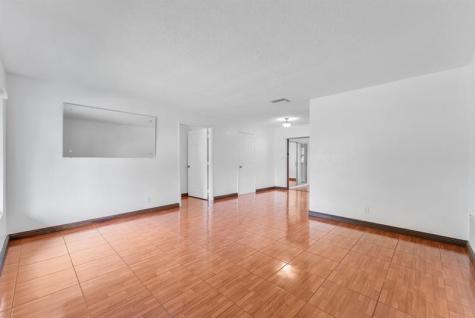 4924 NW 52nd Court Tamarac FL 33319