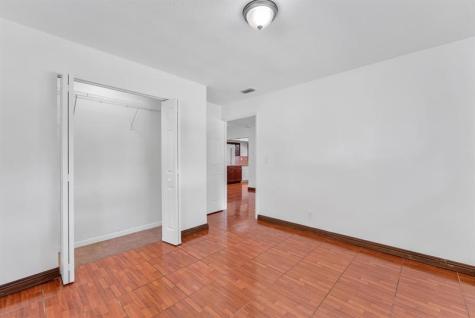 4924 NW 52nd Court Tamarac FL 33319
