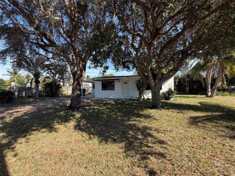 929 SW 10th Avenue Delray Beach FL 33444