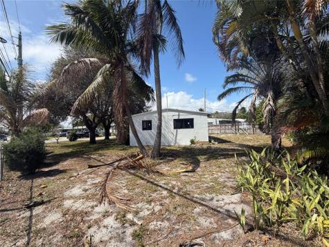 929 SW 10th Avenue Delray Beach FL 33444