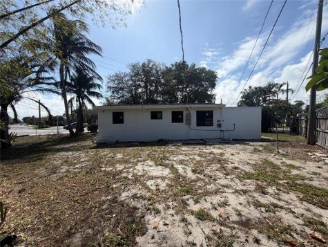 929 SW 10th Avenue Delray Beach FL 33444