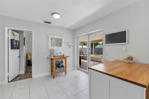 1130 NW 42nd Court Oakland Park FL 33309