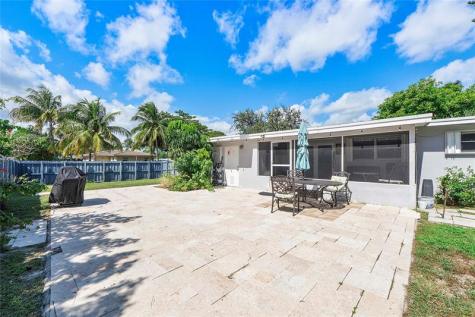 1130 NW 42nd Court Oakland Park FL 33309