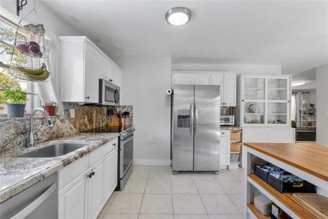 1130 NW 42nd Court Oakland Park FL 33309