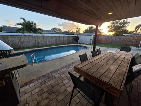 9410 NW 14th Street Pembroke Pines FL 33024