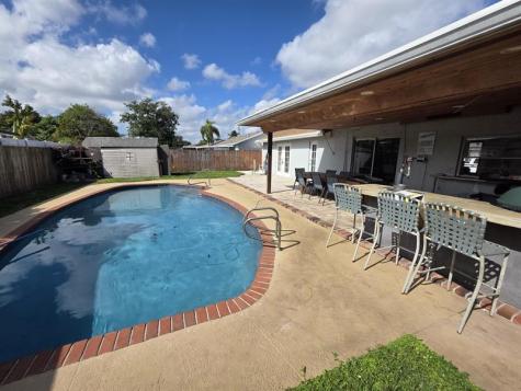 9410 NW 14th Street Pembroke Pines FL 33024