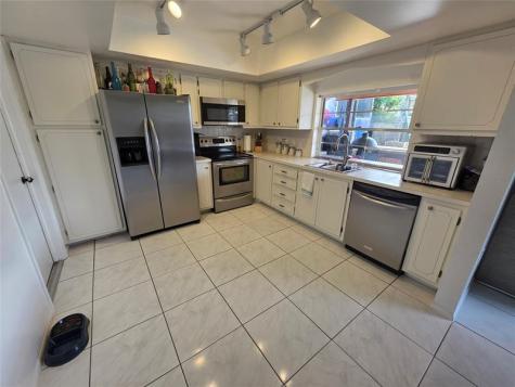 9410 NW 14th Street Pembroke Pines FL 33024