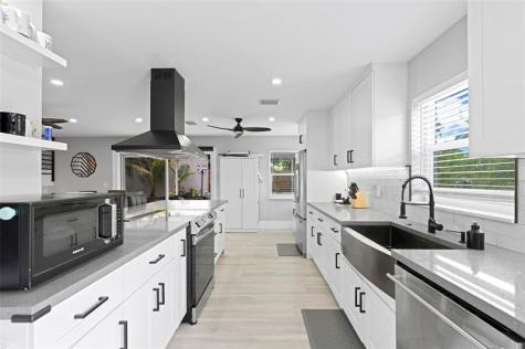 133 SW 159th Way Sunrise FL 33326