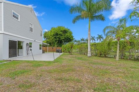 133 SW 159th Way Sunrise FL 33326