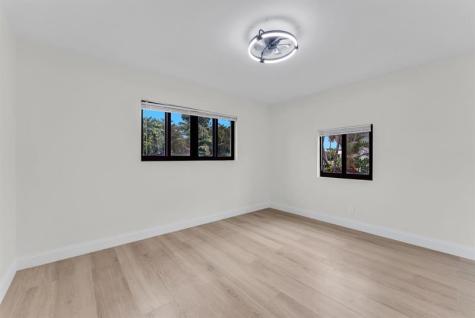 1398 NE 37th Street Oakland Park FL 33334