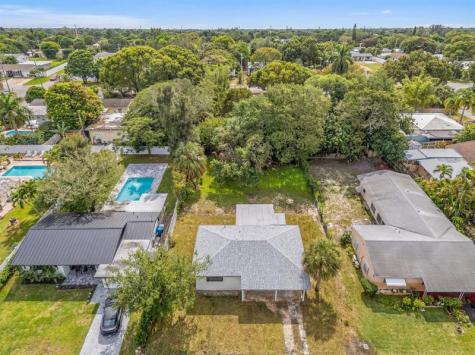 1398 NE 37th Street Oakland Park FL 33334
