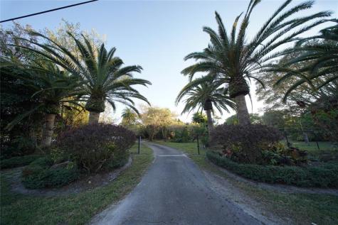 4000 NW 74th Street Coconut Creek FL 33073