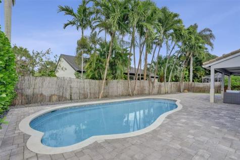 19321 NW 10th Street Pembroke Pines FL 33029
