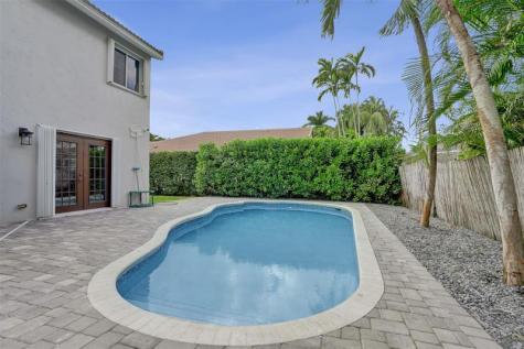 19321 NW 10th Street Pembroke Pines FL 33029