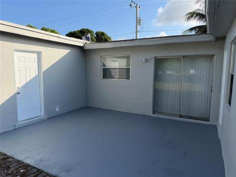 1975 SW 70th Way North Lauderdale FL 33068