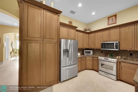 7756 Kingsley Palm Terrace Lake Worth FL 33467