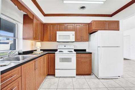 8211 NW 10th Street Pembroke Pines FL 33024