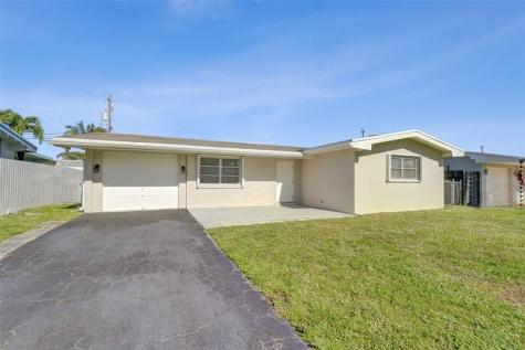 8211 NW 10th Street Pembroke Pines FL 33024