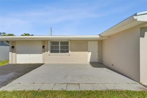 8211 NW 10th Street Pembroke Pines FL 33024