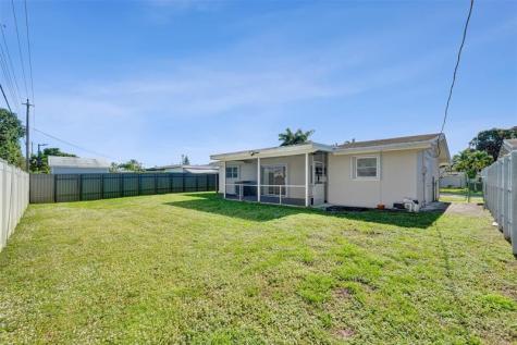 8211 NW 10th Street Pembroke Pines FL 33024