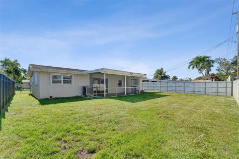8211 NW 10th Street Pembroke Pines FL 33024