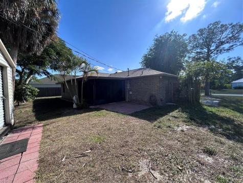 1313 SW Bellevue Avenue Port St Lucie FL 34953