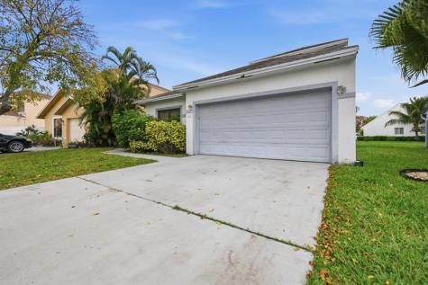 94 Magnolia Circle Boynton Beach FL 33436