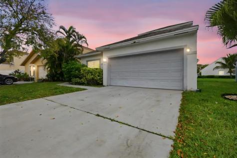 94 Magnolia Circle Boynton Beach FL 33436