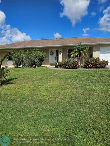 967 SE Breakwater Avenue Port St Lucie FL 34983