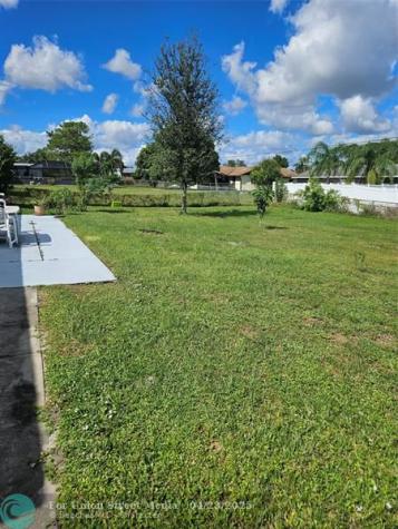 967 SE Breakwater Avenue Port St Lucie FL 34983