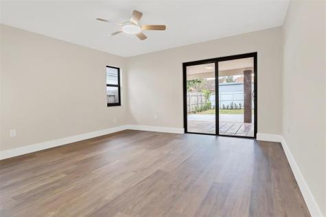 391 NW 58th Avenue Miami FL 33126