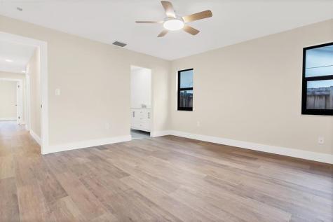 391 NW 58th Avenue Miami FL 33126