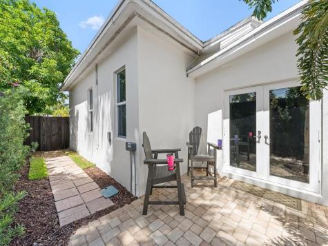 812 NW 26th Street Wilton Manors FL 33311