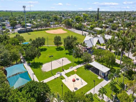 812 NW 26th Street Wilton Manors FL 33311